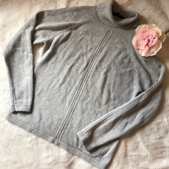 Turtleneck sweater - Picture 1 of 4